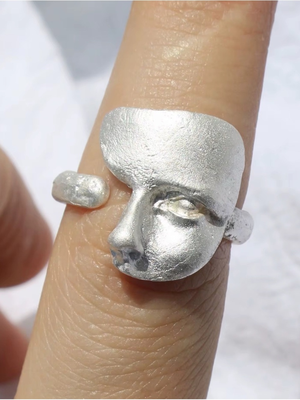 Abstract Sculptural Silver Face Ring - Picture 4 of 4